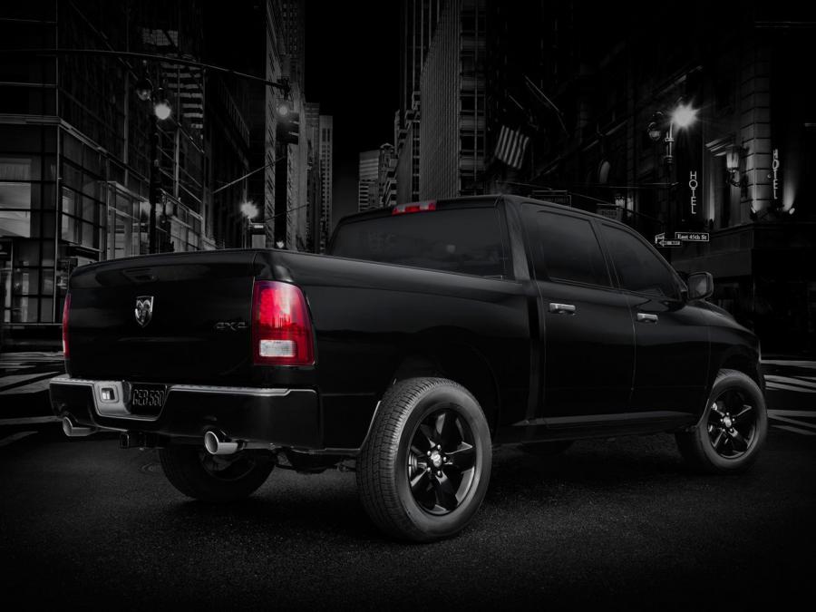  Dodge Ram 1500 Black Express 2013 года  (фото 3 из 4)